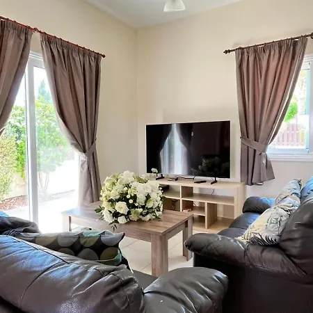 Porta Aurea 아이아 나파